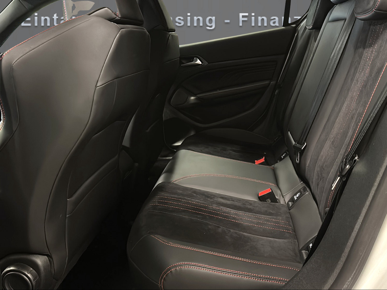 PEUGEOT 308 1.6 GTi-image-11