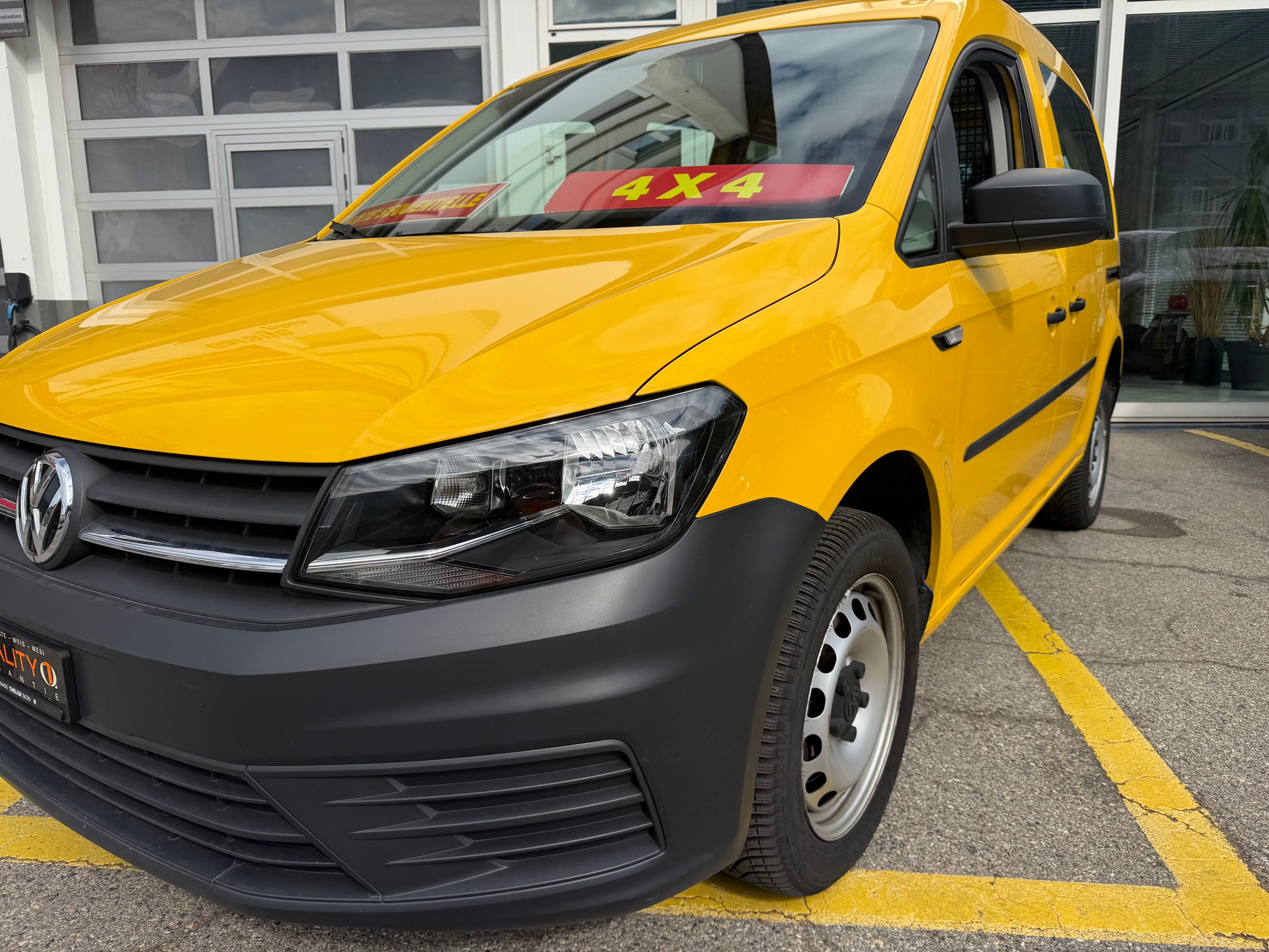 VW Caddy 2.0TDI 4Motion BlueMotion Technology DSG-image-8