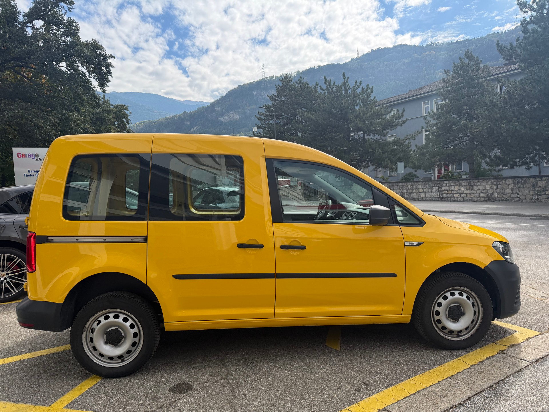 VW Caddy 2.0TDI 4Motion BlueMotion Technology DSG-image-7