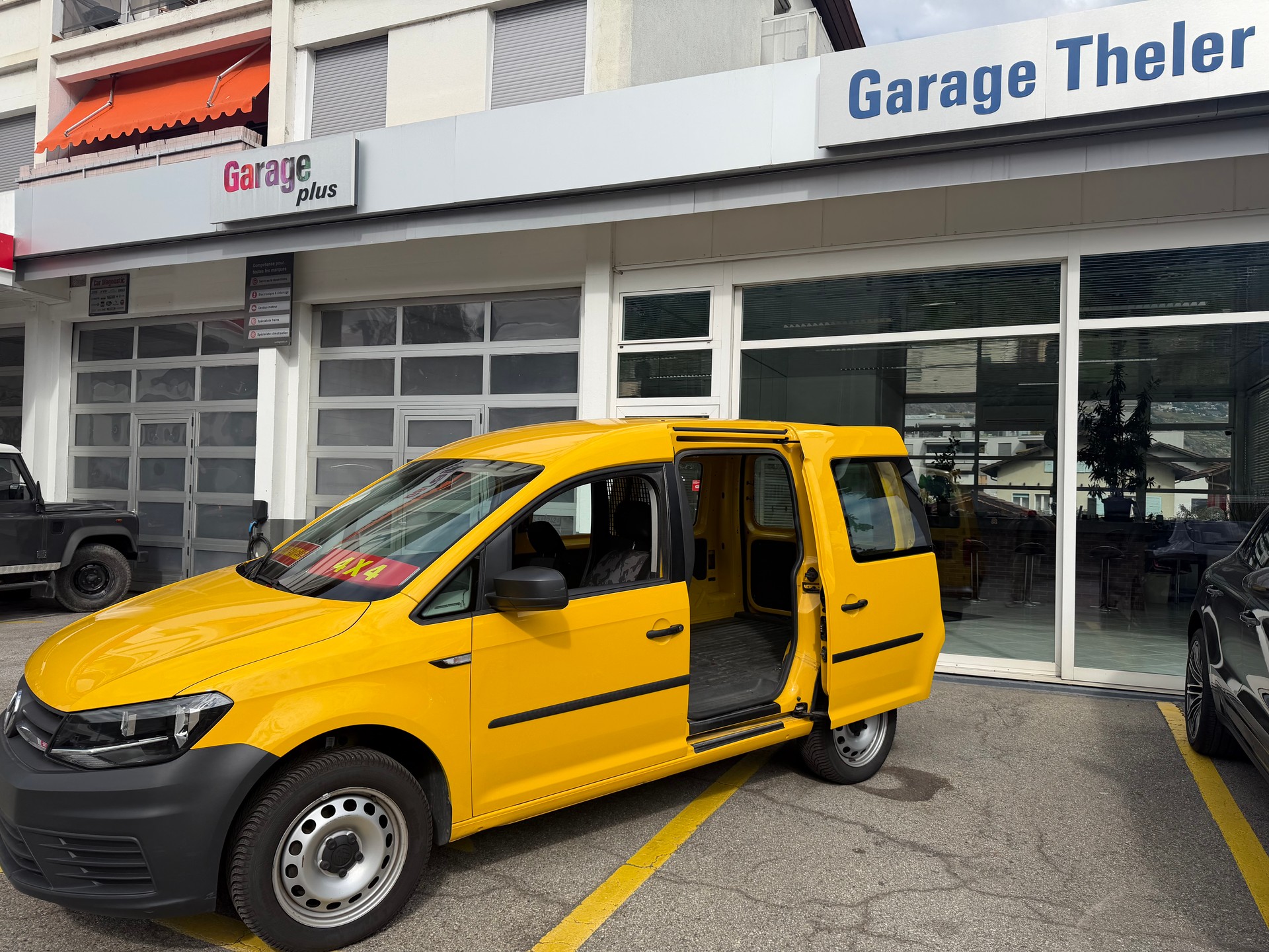VW Caddy 2.0TDI 4Motion BlueMotion Technology DSG-image-3