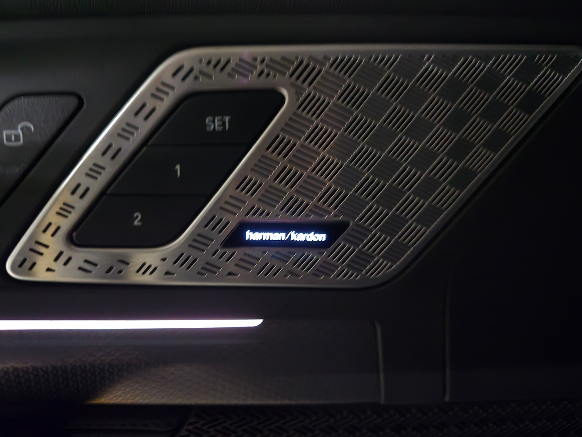 BMW 20d xDrive M Sport Pro-image-9