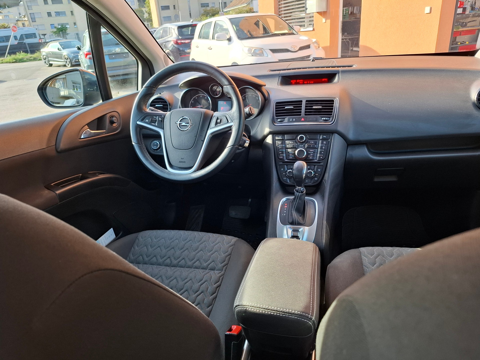 OPEL Meriva 1.4 Turbo Active Edition-image-9