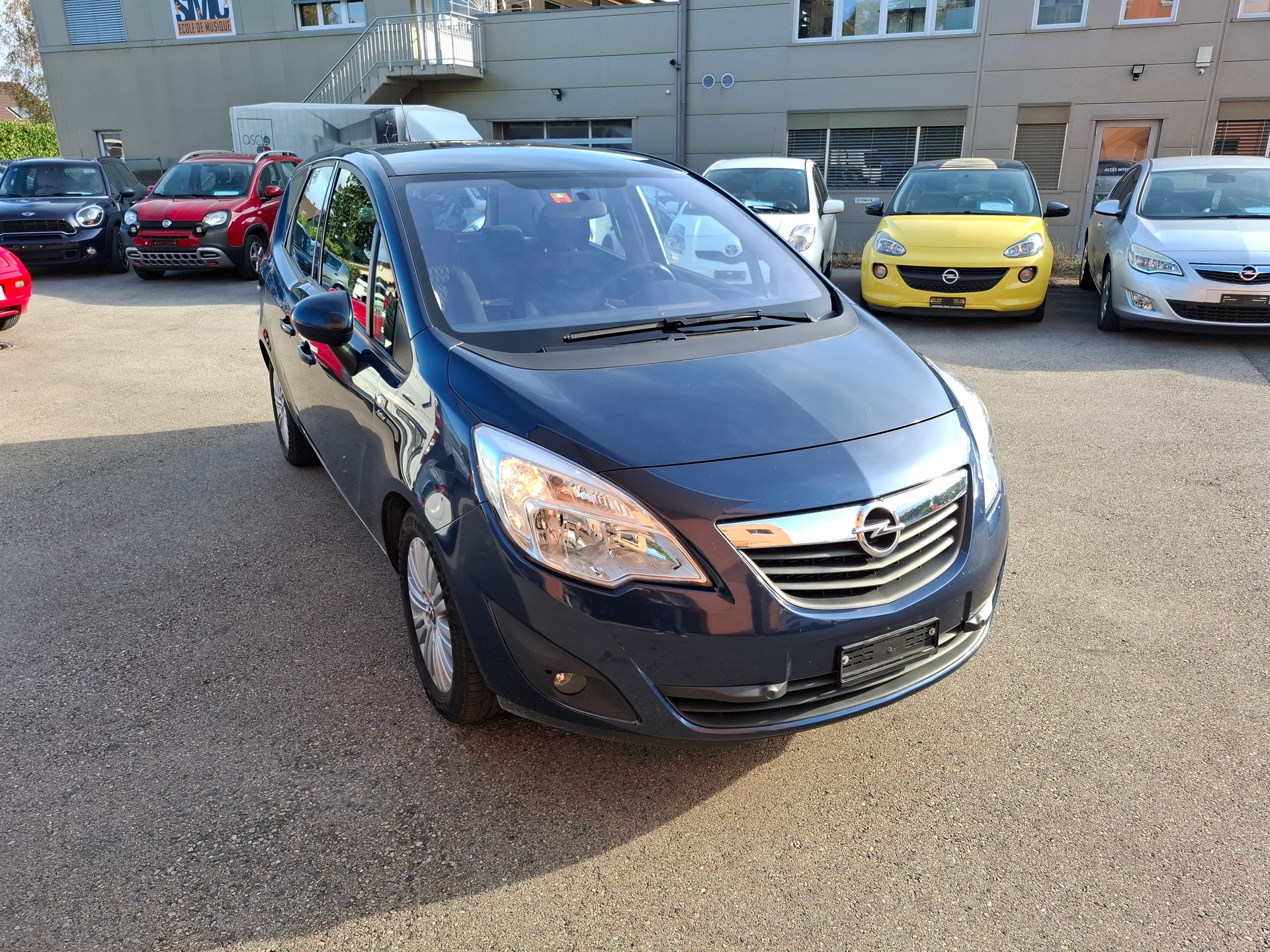 OPEL Meriva 1.4 Turbo Active Edition-image-2