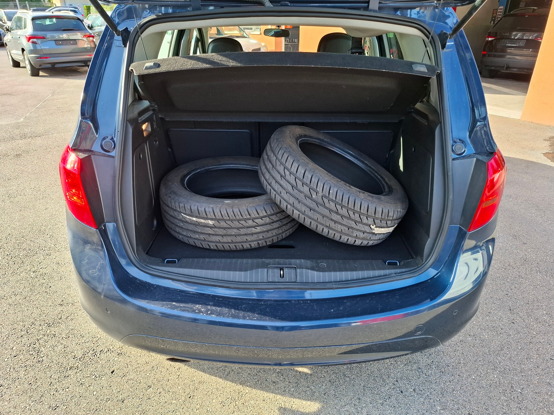 OPEL Meriva 1.4 Turbo Active Edition-image-11
