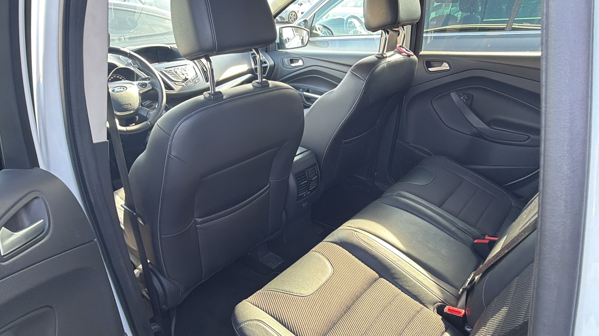 FORD Kuga 2.0 TDCi Carving 4WD PowerShift-image-8
