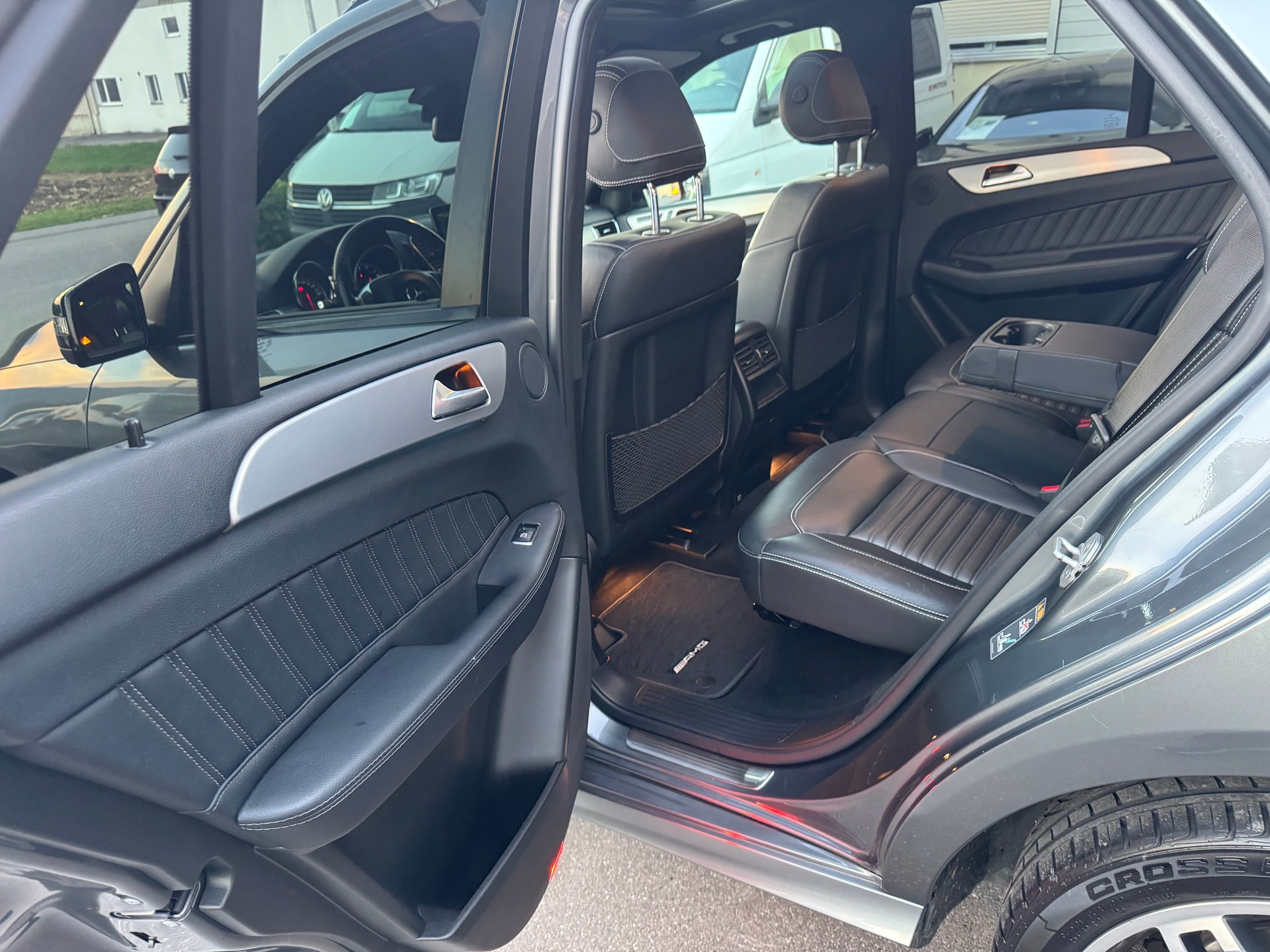 MERCEDES-BENZ GLE 500 e 4Matic AMG-LINE 7G-Tronic-image-31