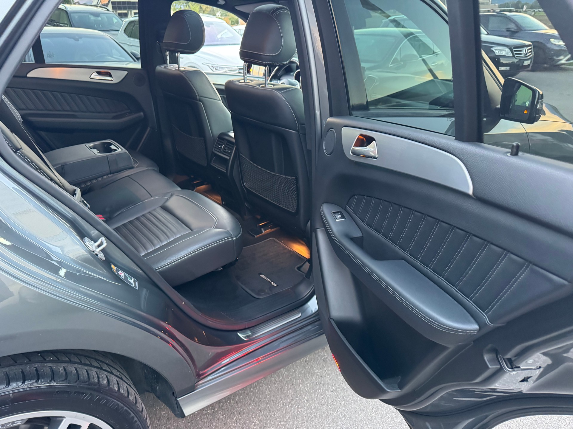 MERCEDES-BENZ GLE 500 e 4Matic AMG-LINE 7G-Tronic-image-17