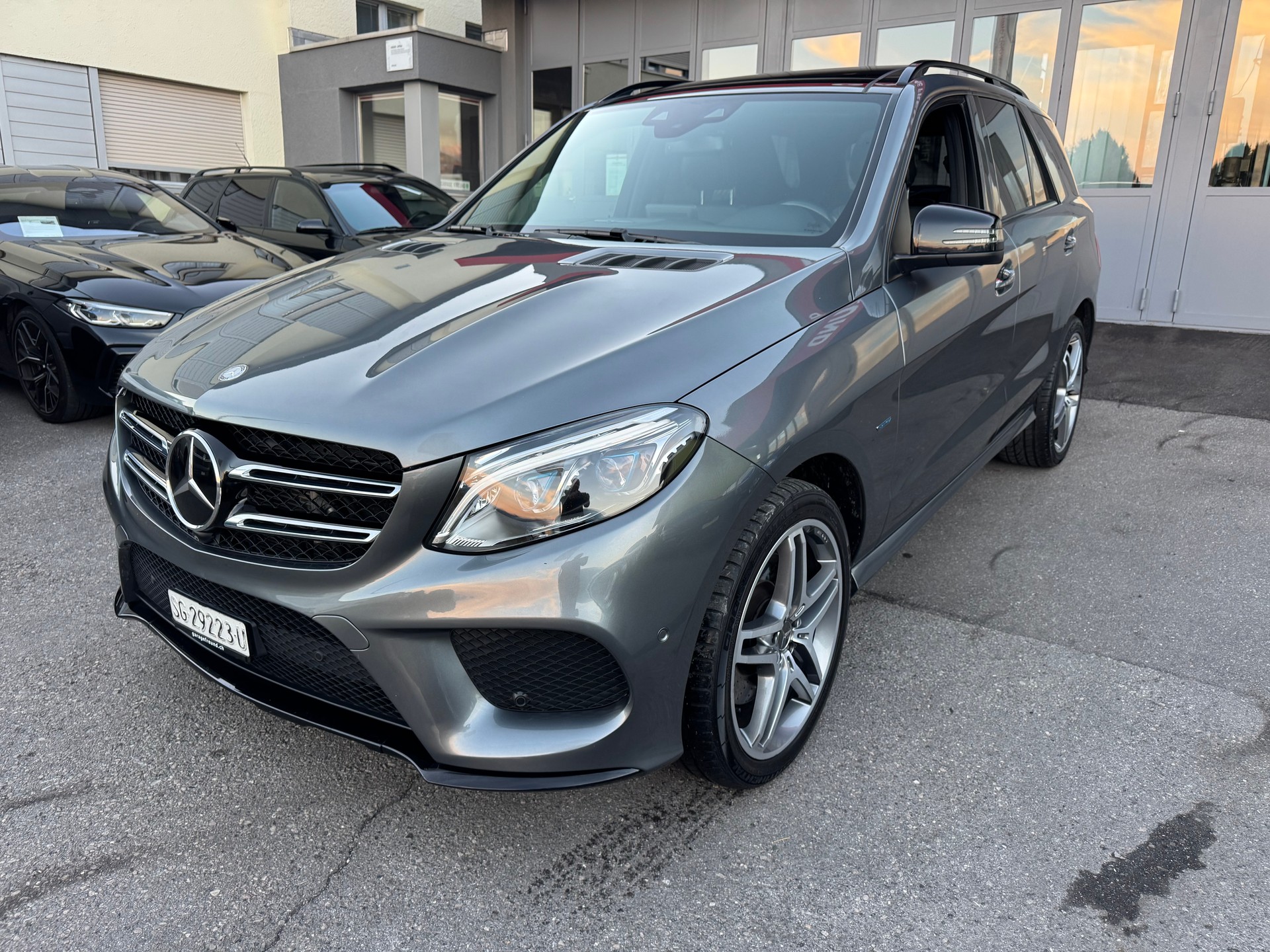 MERCEDES-BENZ GLE 500 e 4Matic AMG-LINE 7G-Tronic-image-5