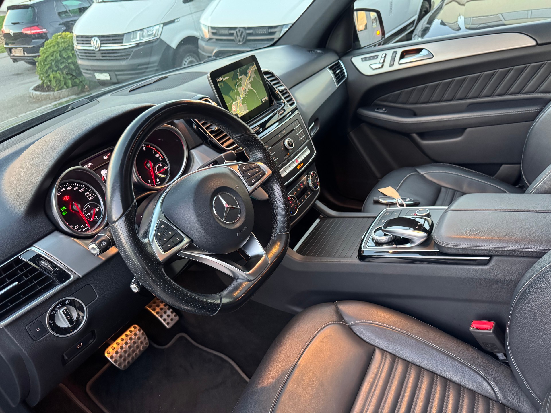 MERCEDES-BENZ GLE 500 e 4Matic AMG-LINE 7G-Tronic-image-22