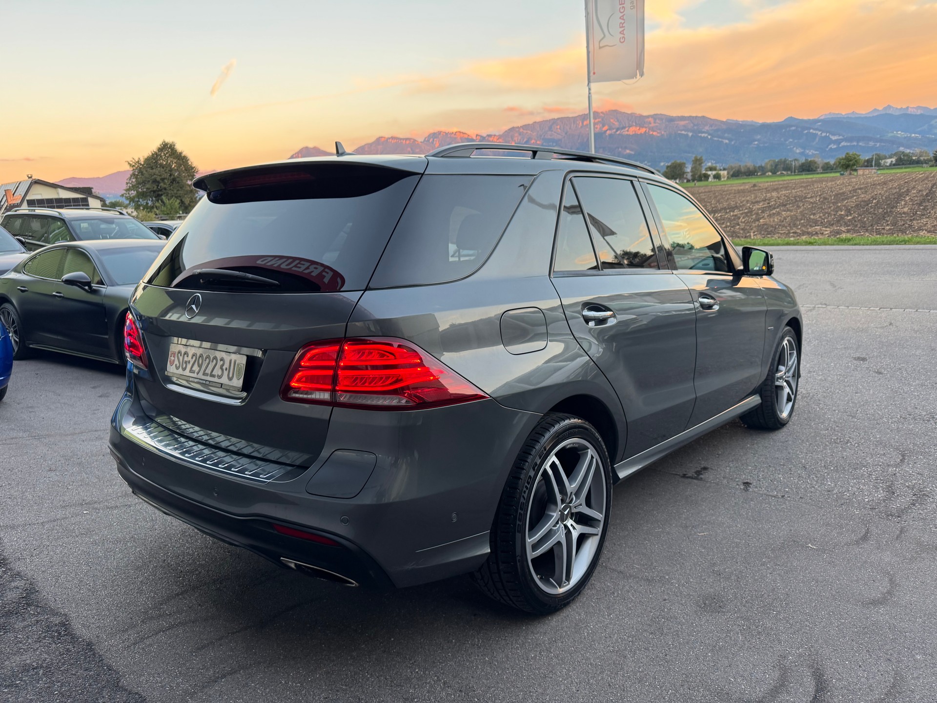 MERCEDES-BENZ GLE 500 e 4Matic AMG-LINE 7G-Tronic-image-10