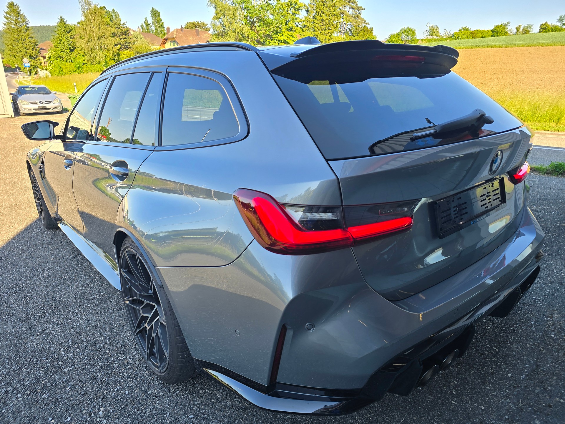 BMW M3 Touring xDrive Competition M INDIVUDAL-image-9