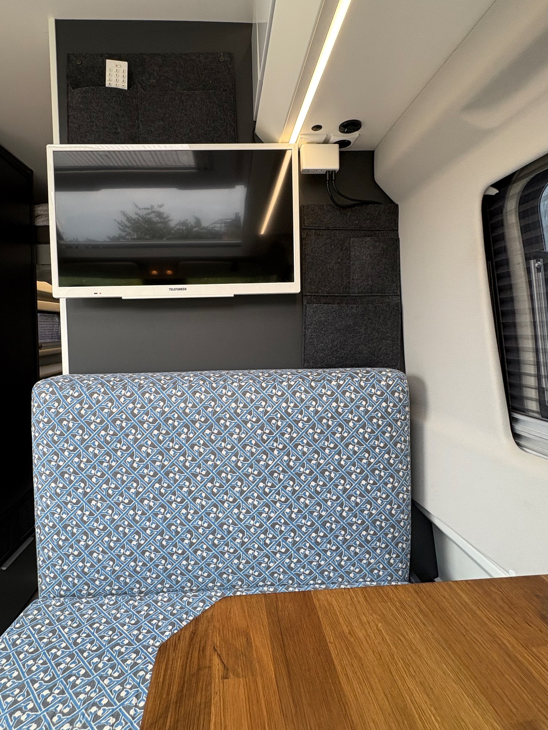ADRIA Supreme 640 SGX Maxi 40H-image-8