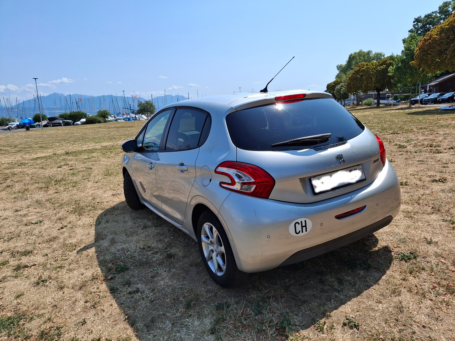 PEUGEOT 1.2 PureTech Style-image-0