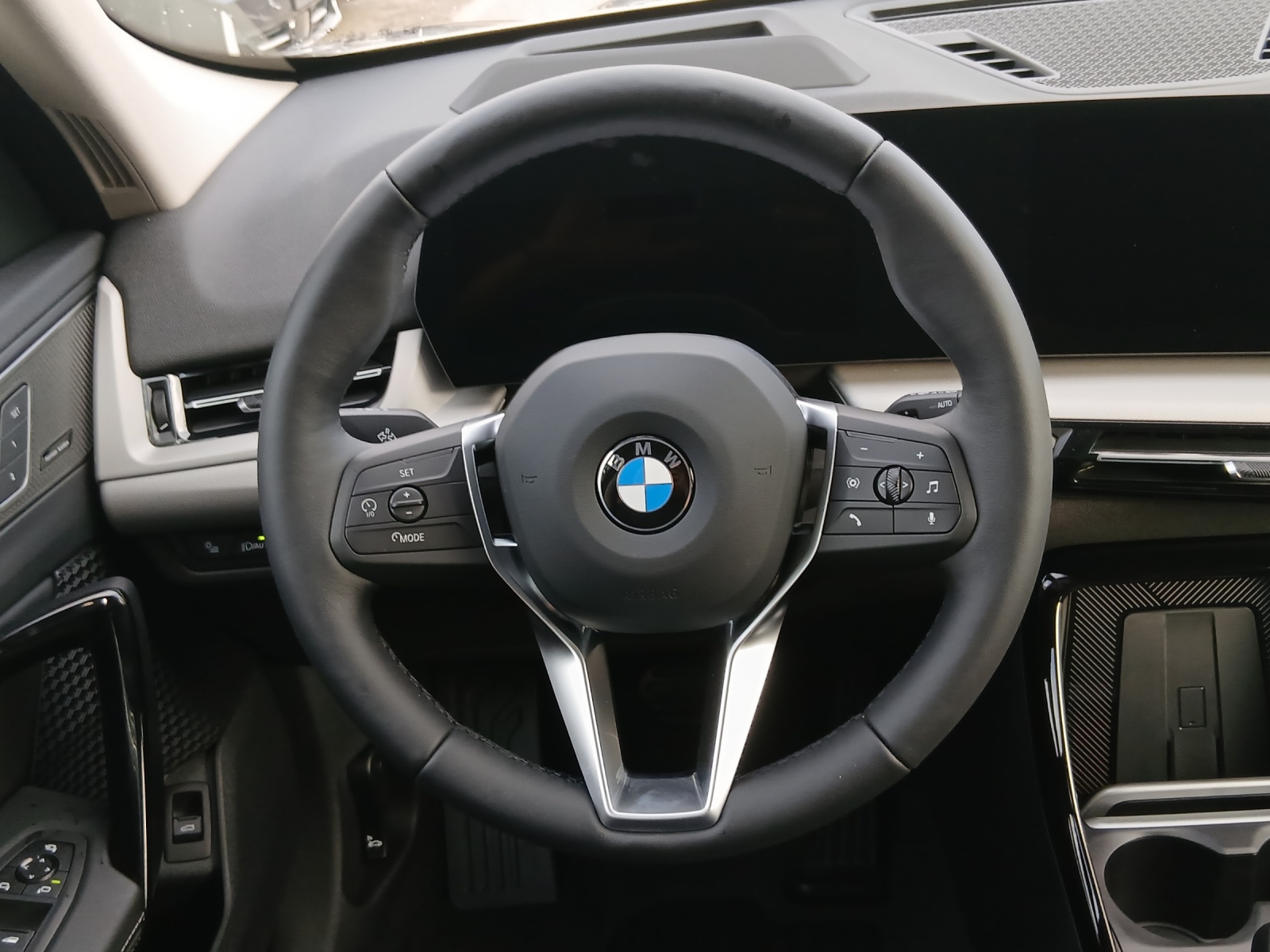 BMW X1 xDrive 20d 48V-image-12