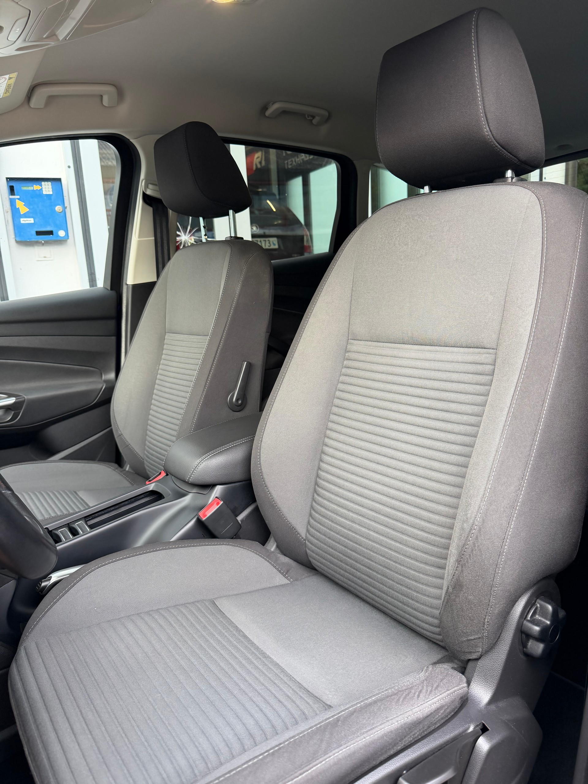 FORD C-Max 1.5 SCTi Titanium Automat-image-5