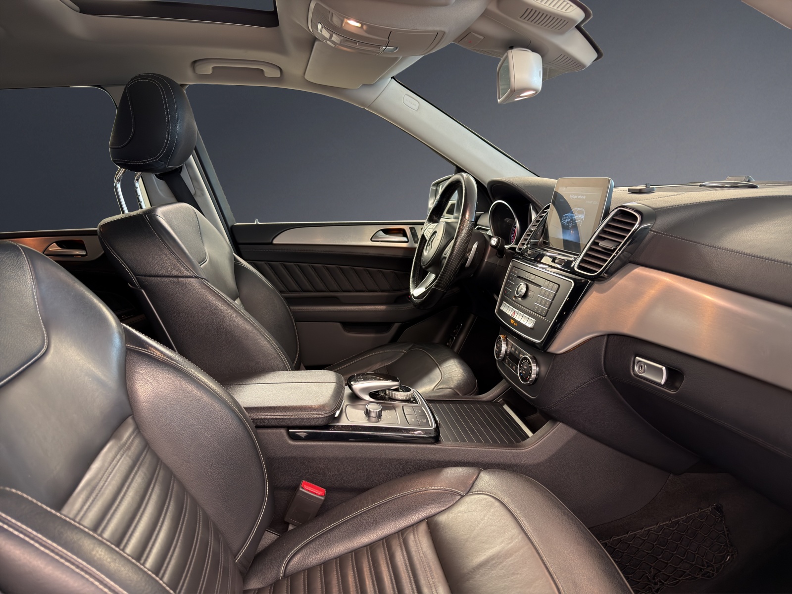 MERCEDES-BENZ GLS 350 d 4Matic-image-9
