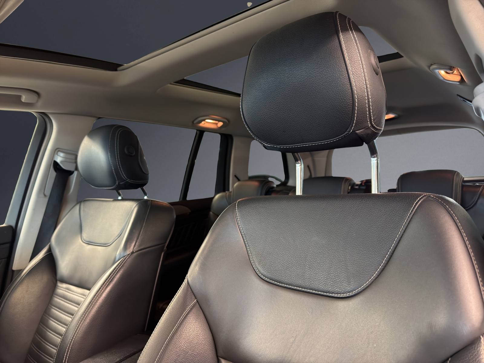 MERCEDES-BENZ GLS 350 d 4Matic-image-7