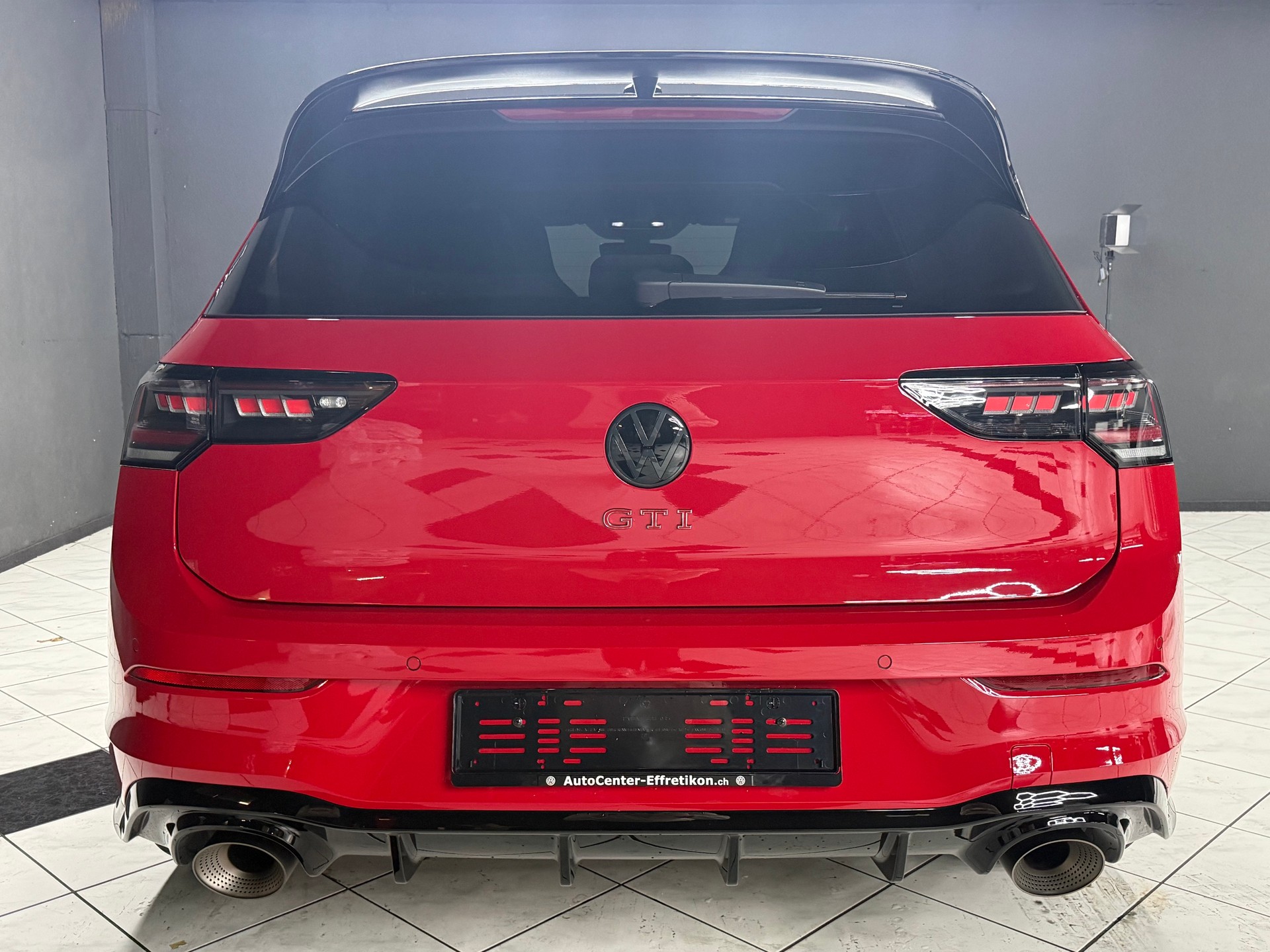 VW Golf 2.0 TSI GTI Edition 50 DSG-image-3