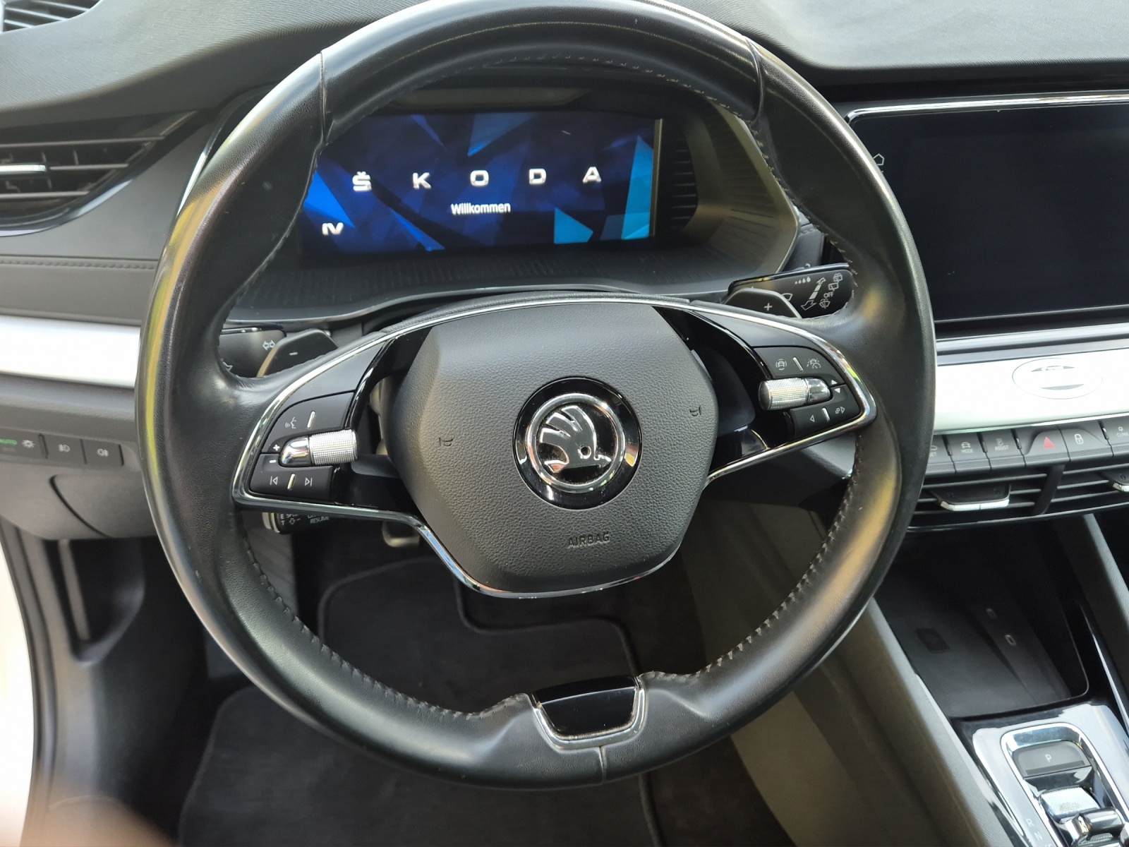 SKODA Octavia Combi 1.4 TSI PHEV DSG Ambition*Frisch ab MFK & Service*-image-10