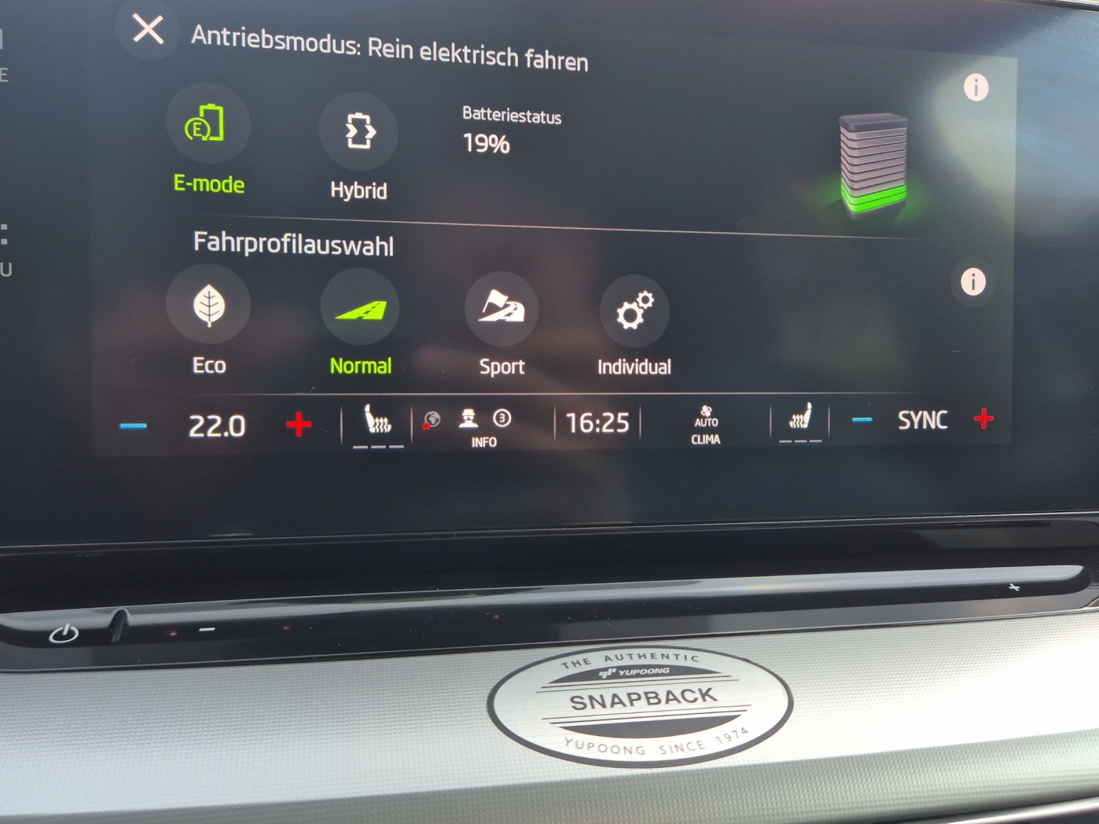 SKODA Octavia Combi 1.4 TSI PHEV DSG Ambition*Frisch ab MFK & Service*-image-17