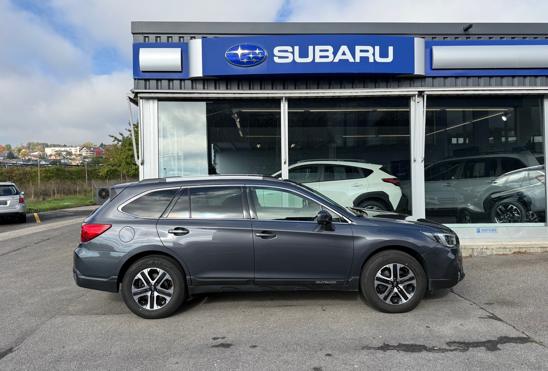 SUBARU Outback 2.5i Swiss Plus AWD Lineartronic-image-2