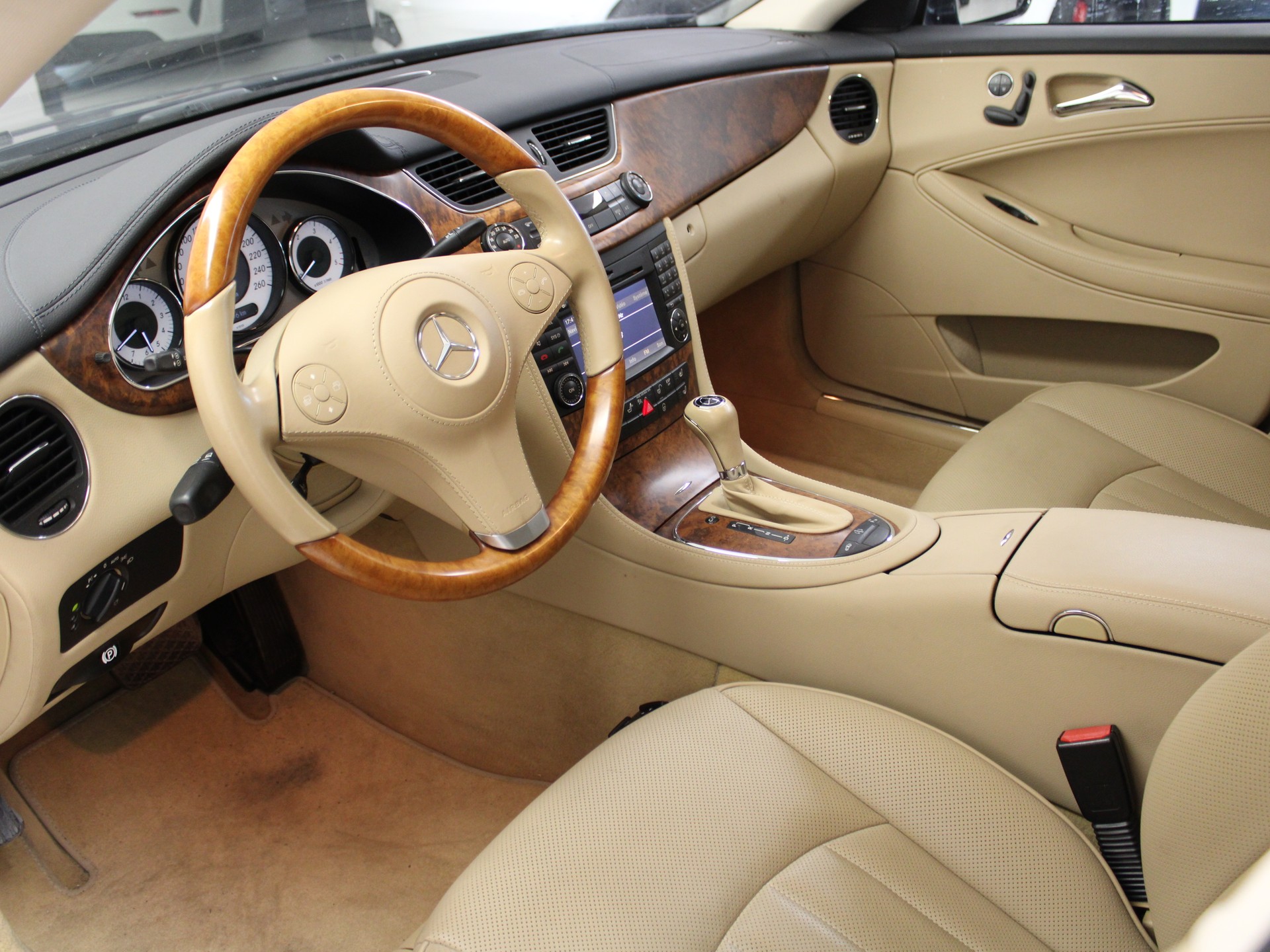 MERCEDES-BENZ CLS 350 CDI (320 CDI) 7G-Tronic-image-9