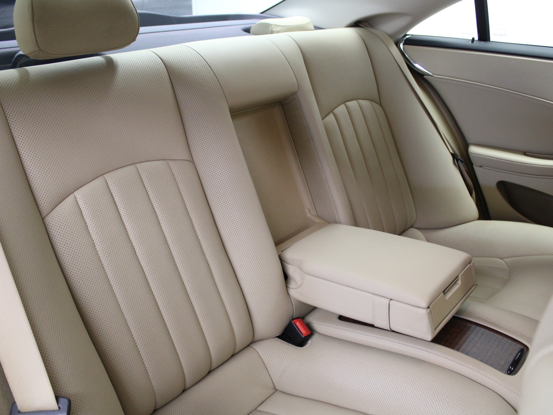 MERCEDES-BENZ CLS 350 CDI (320 CDI) 7G-Tronic-image-5