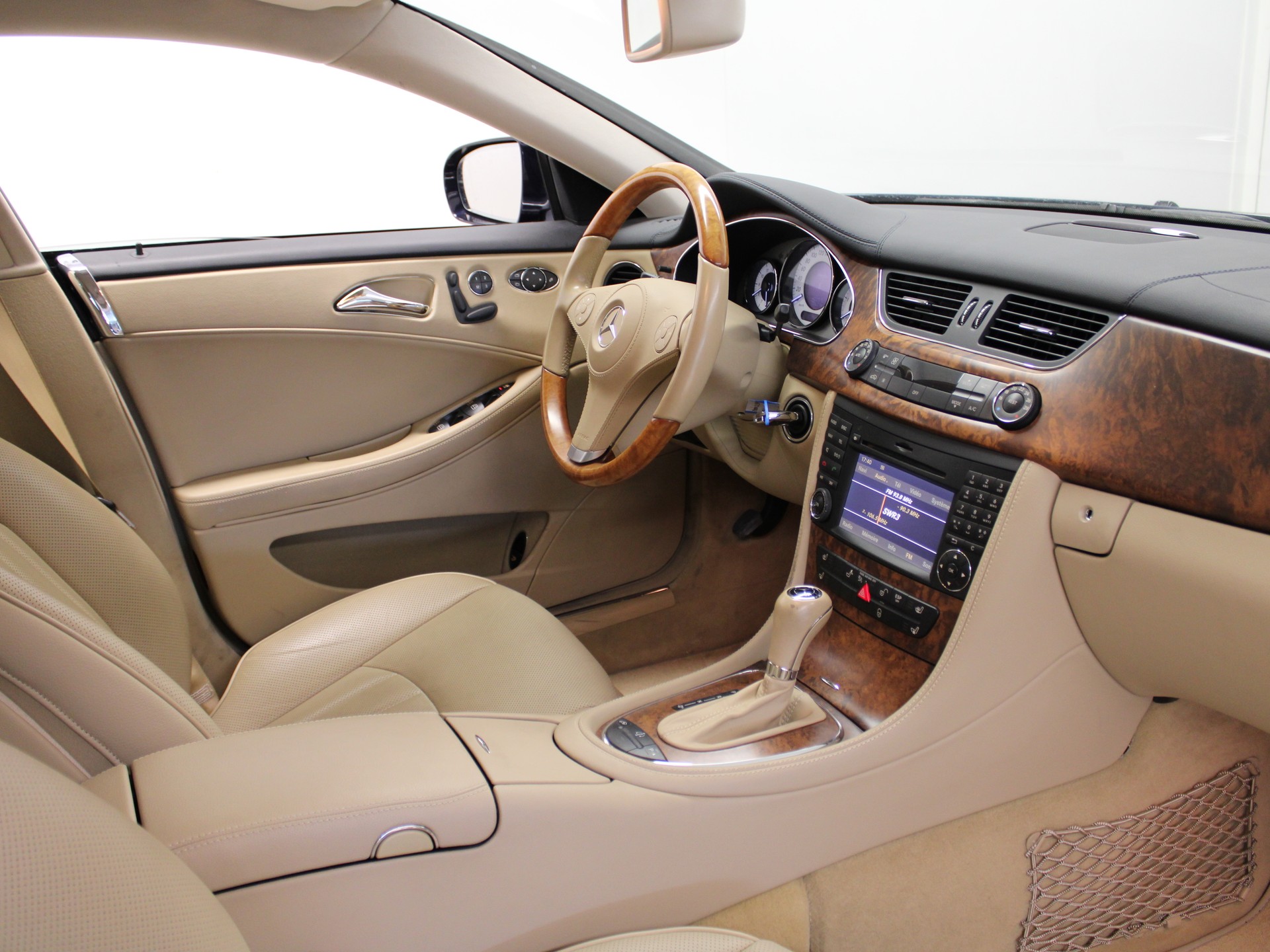 MERCEDES-BENZ CLS 350 CDI (320 CDI) 7G-Tronic-image-8