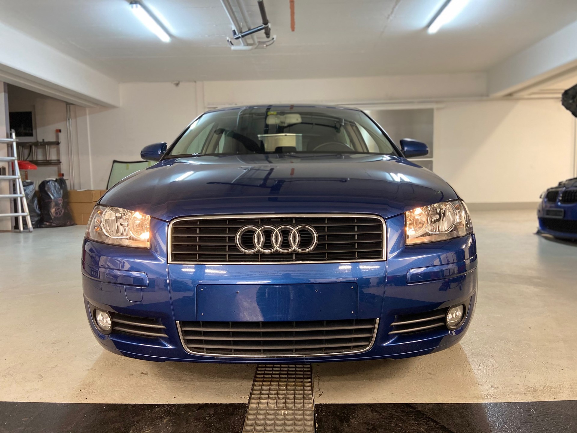 AUDI A3 2.0 FSI Ambiente-image-0