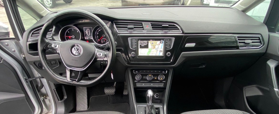 VW Touran 1.6 TDI BlueMotion Technology Comfortline DSG-image-2