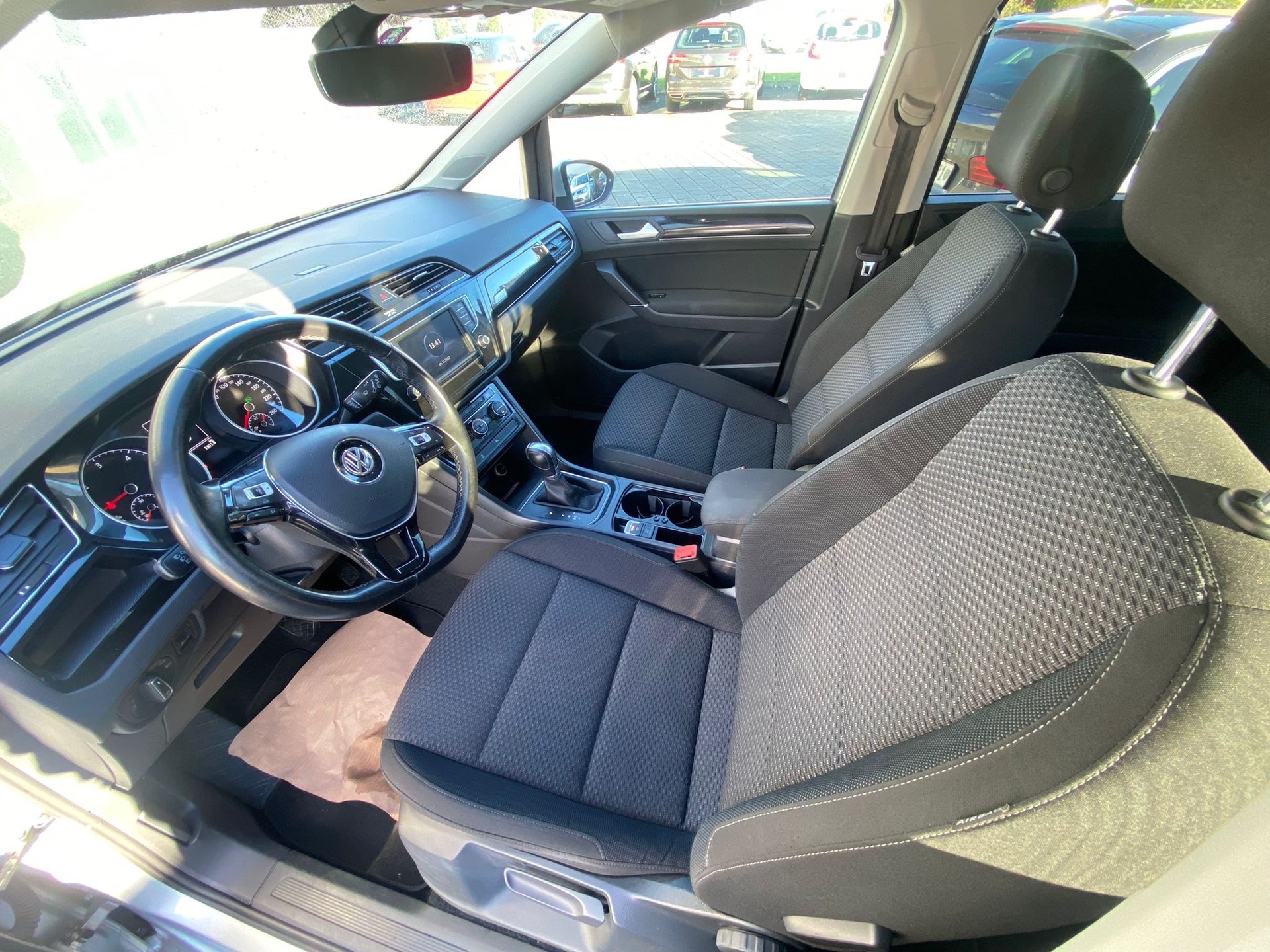 VW Touran 1.6 TDI BlueMotion Technology Comfortline DSG-image-5