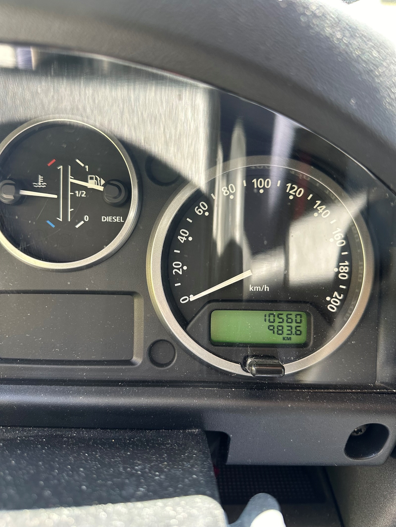 LAND ROVER Defender 90 2.2 TD4 Station Wagon SE-image-8