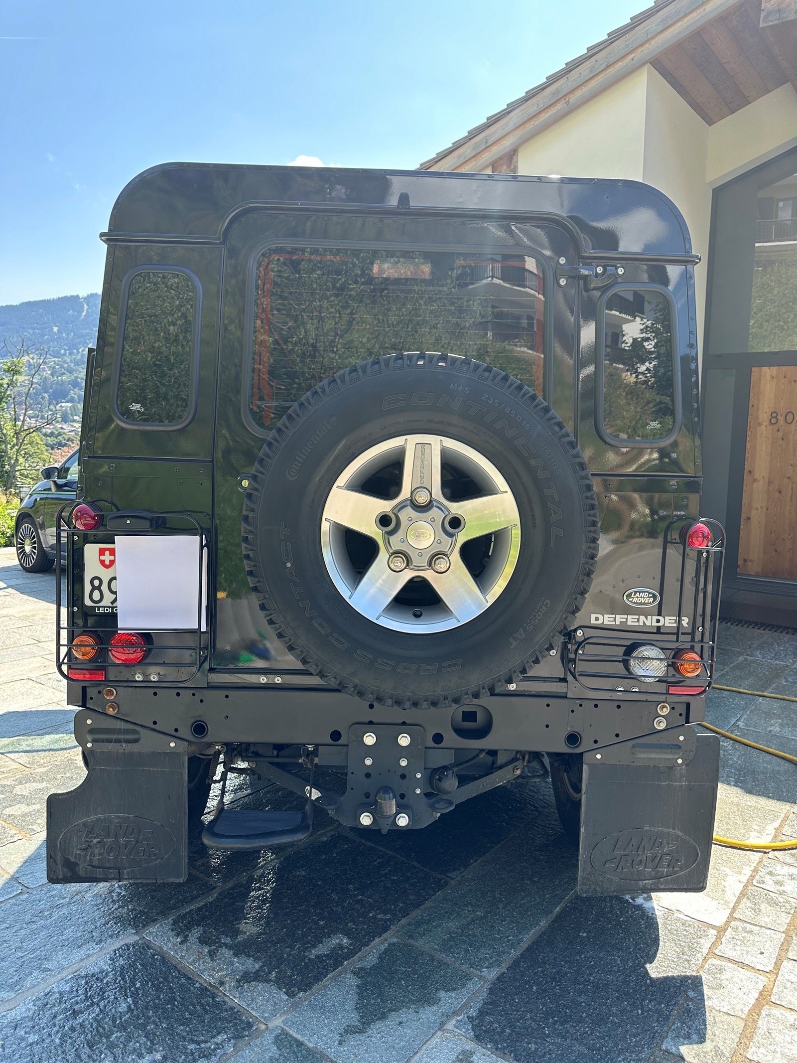LAND ROVER Defender 90 2.2 TD4 Station Wagon SE-image-3