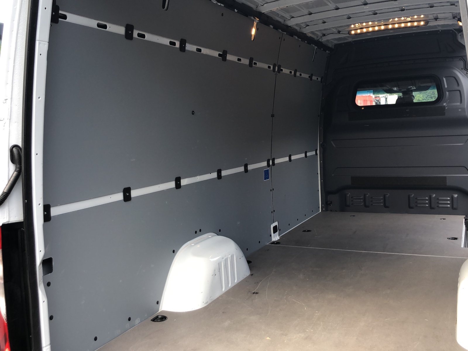 MERCEDES-BENZ Sprinter 317 CDI Lang-image-14