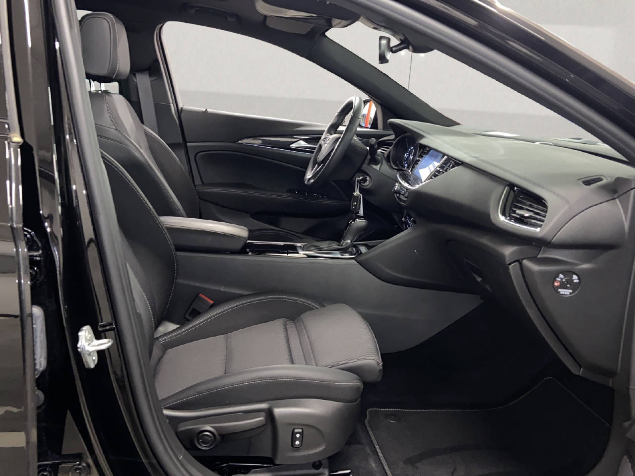 OPEL Insignia Sports Tourer 2.0 D Edition-image-11