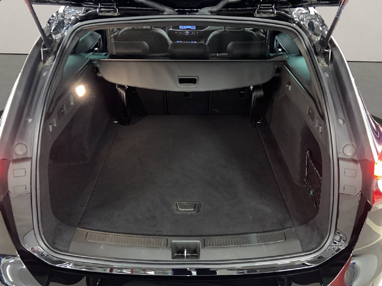 OPEL Insignia Sports Tourer 2.0 D Edition-image-13