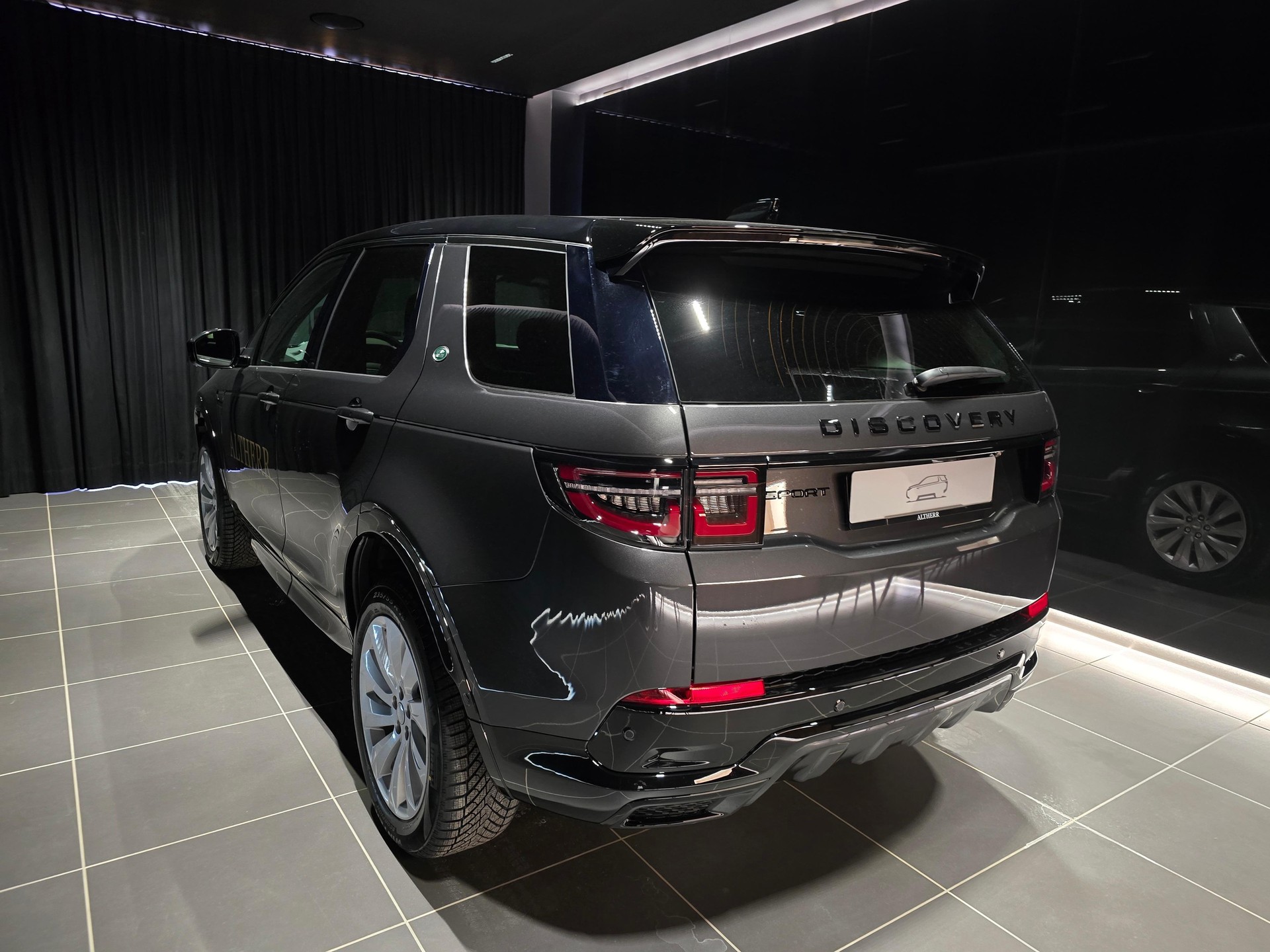 LAND ROVER Discovery Sport 2.0 D I4 200 Dynamic HSE-image-21