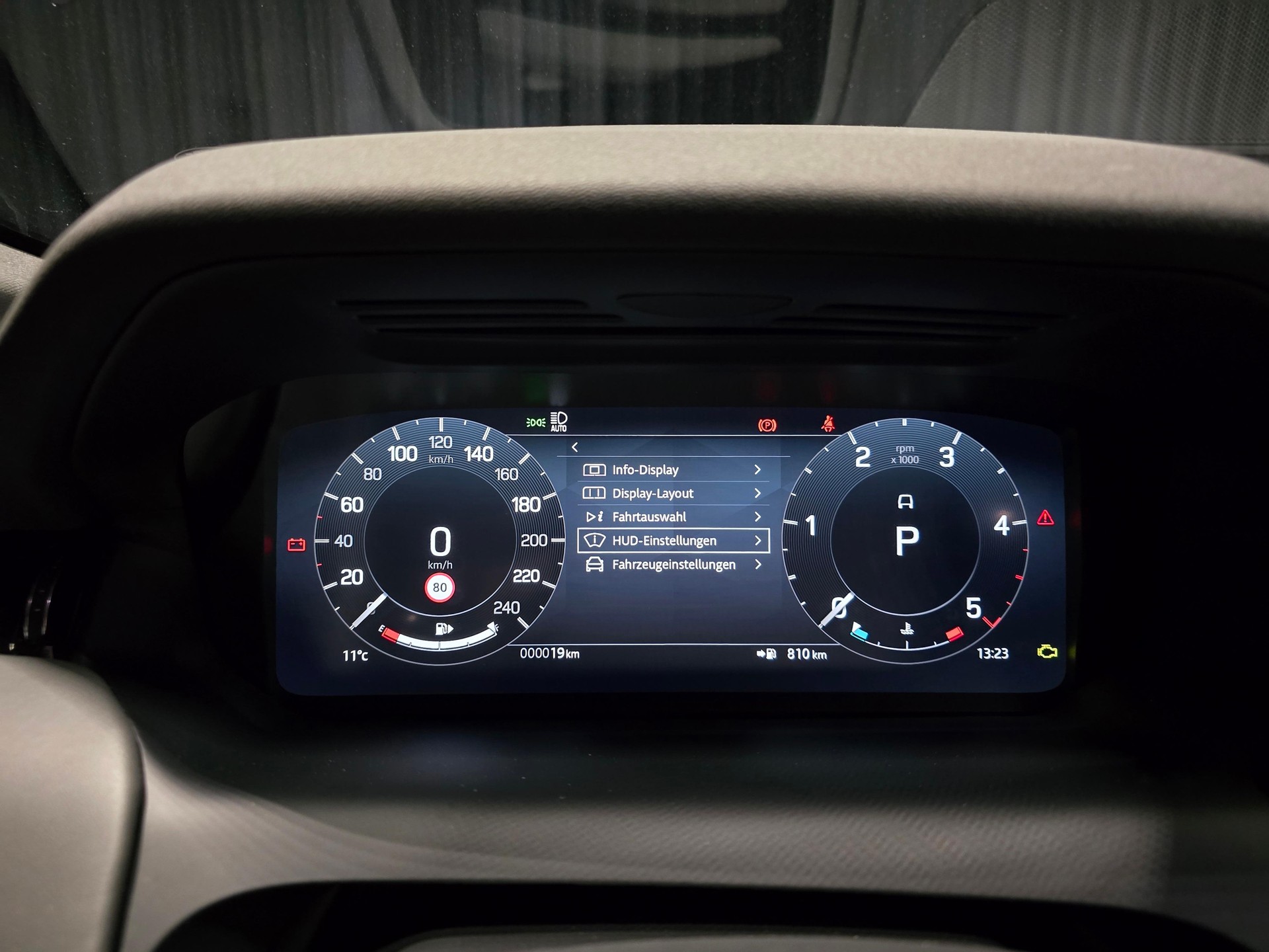 LAND ROVER Discovery Sport 2.0 D I4 200 Dynamic HSE-image-9