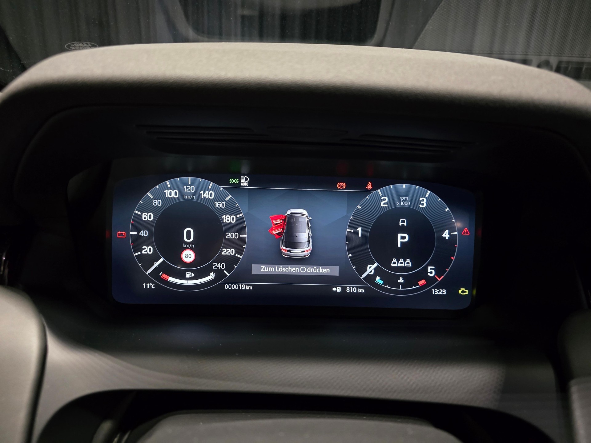 LAND ROVER Discovery Sport 2.0 D I4 200 Dynamic HSE-image-26