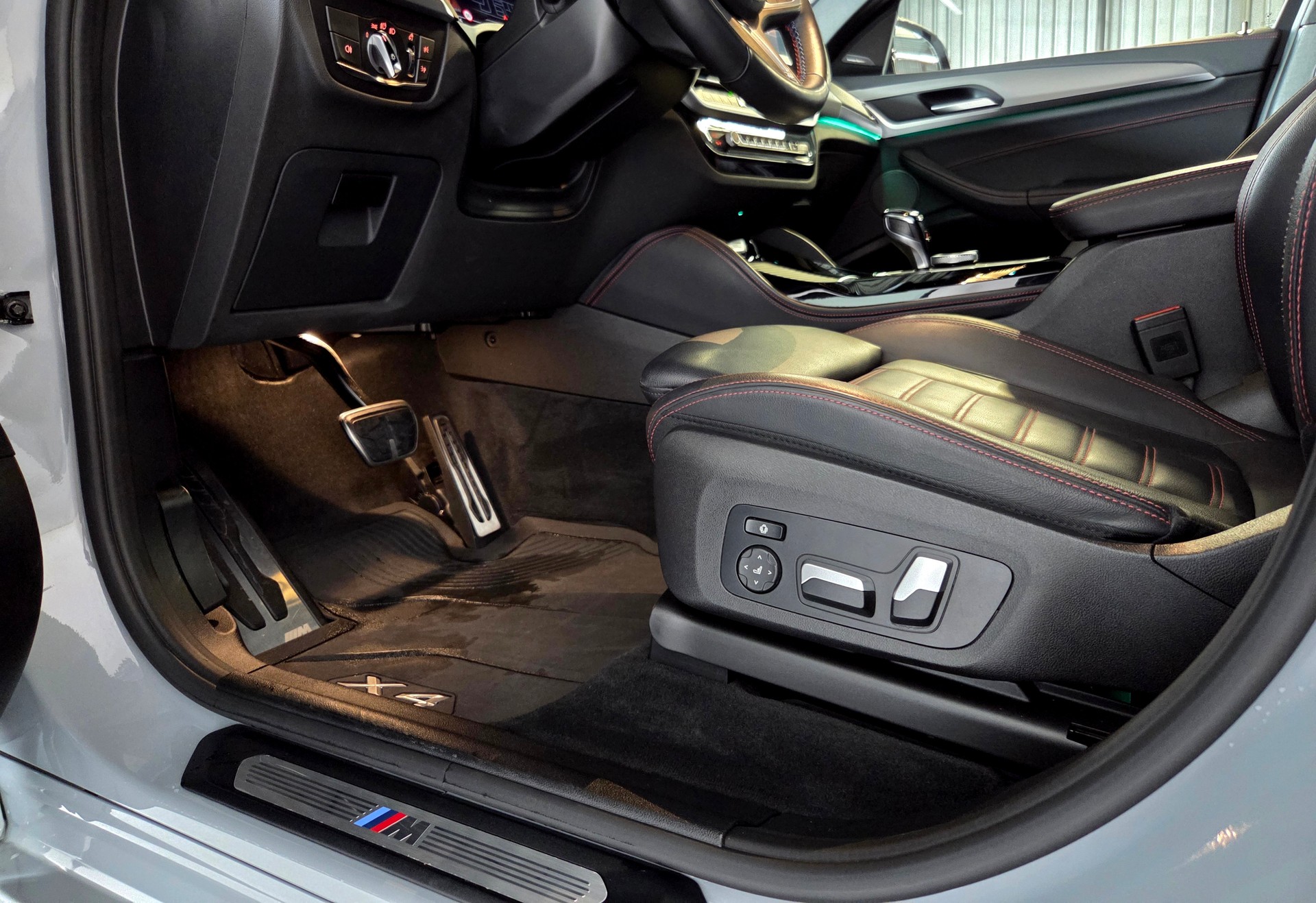 BMW X4 M40i 48V Facelift-image-16