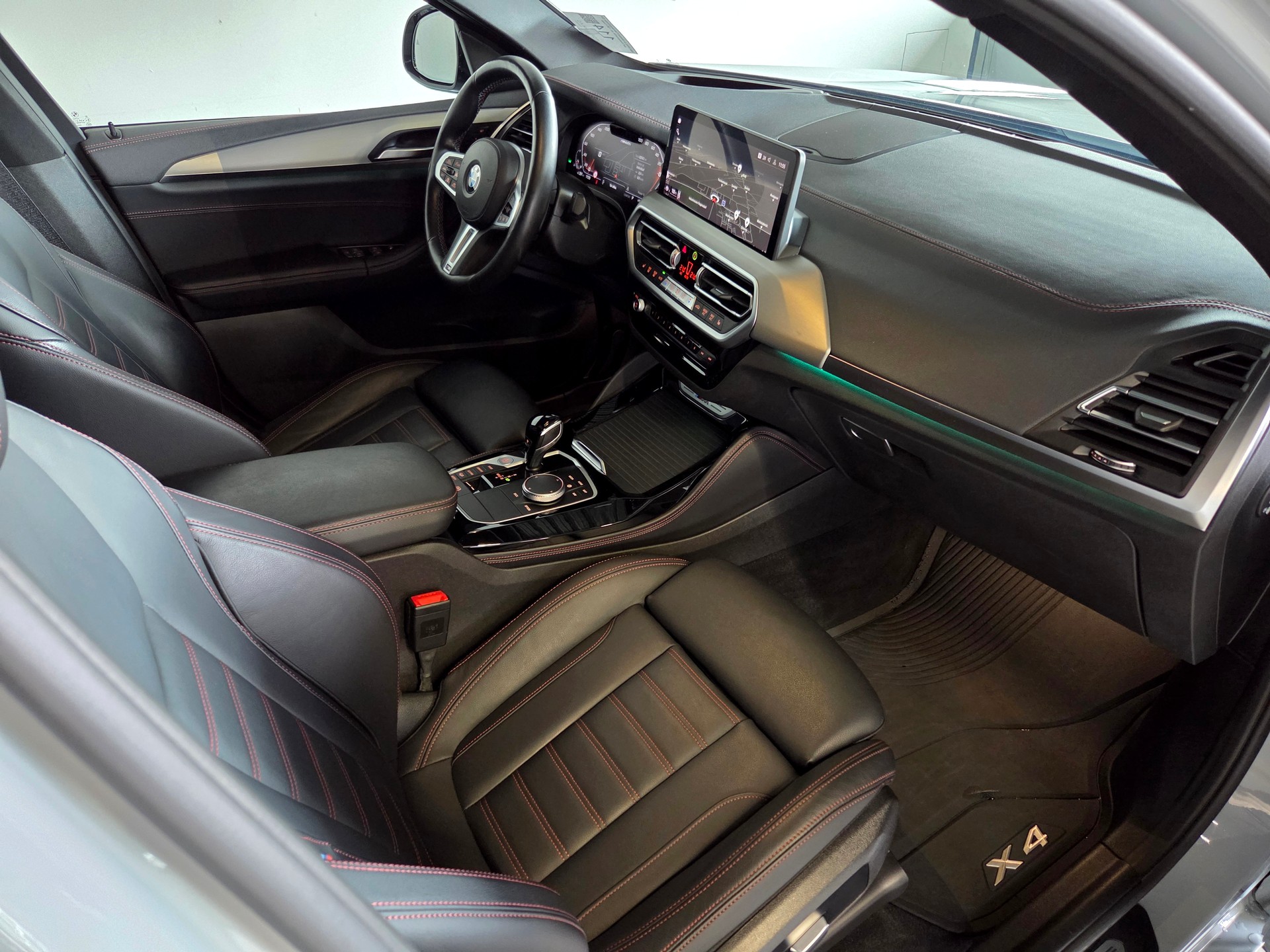 BMW X4 M40i 48V Facelift-image-13