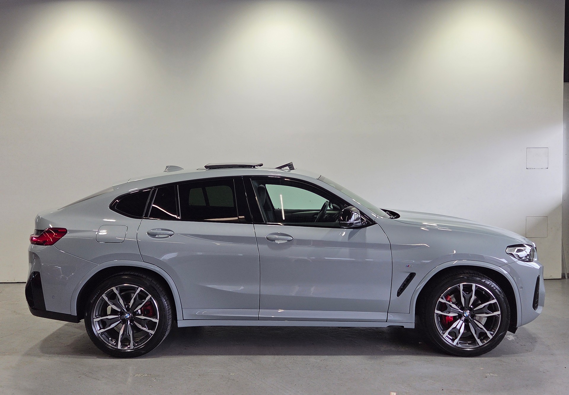 BMW X4 M40i 48V Facelift-image-1