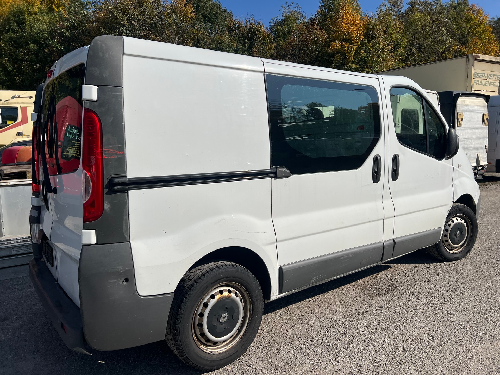 RENAULT Trafic 2.0 dCi 90 2.7t L1H1-image-2