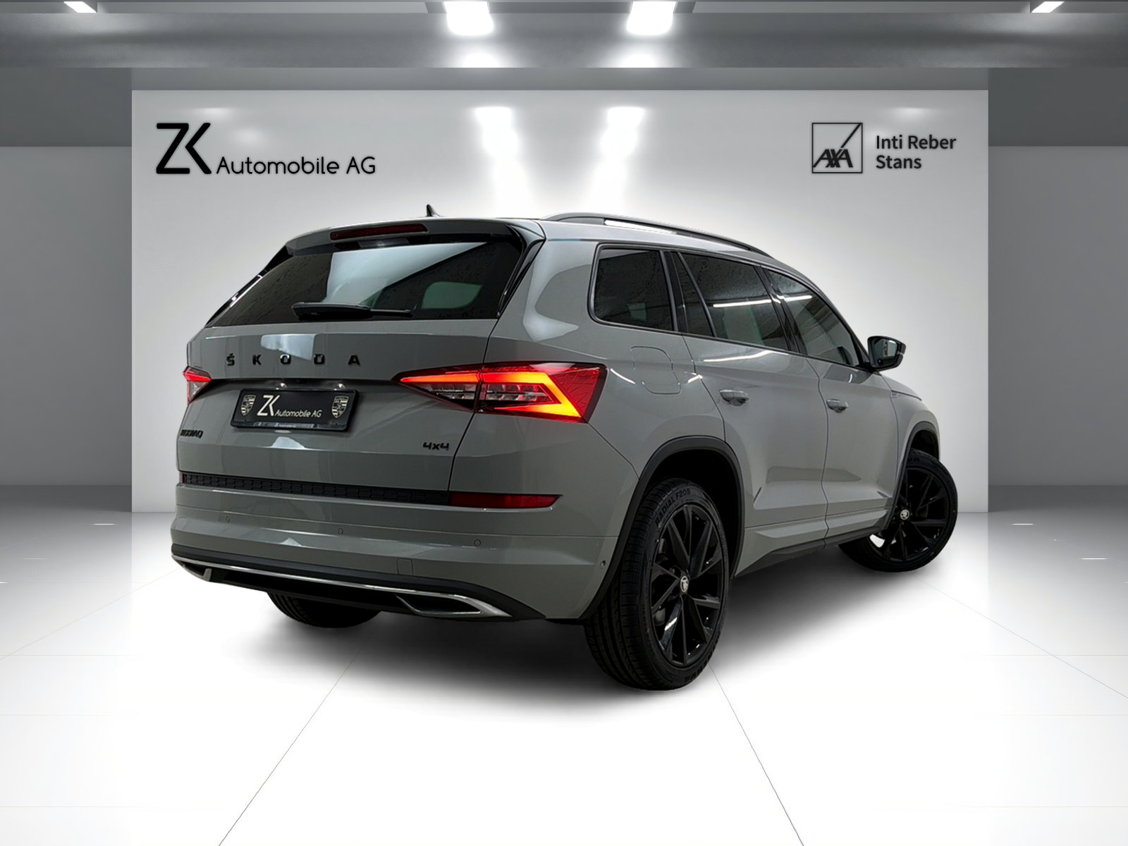 SKODA Kodiaq 2.0 TSI 4x4 Stahl Grau 7. Plätzer SportLine ★ 360° Kamera ★ Panoramadach ★ Keyless Go ★ AHK Schwenkbar ★-image-1
