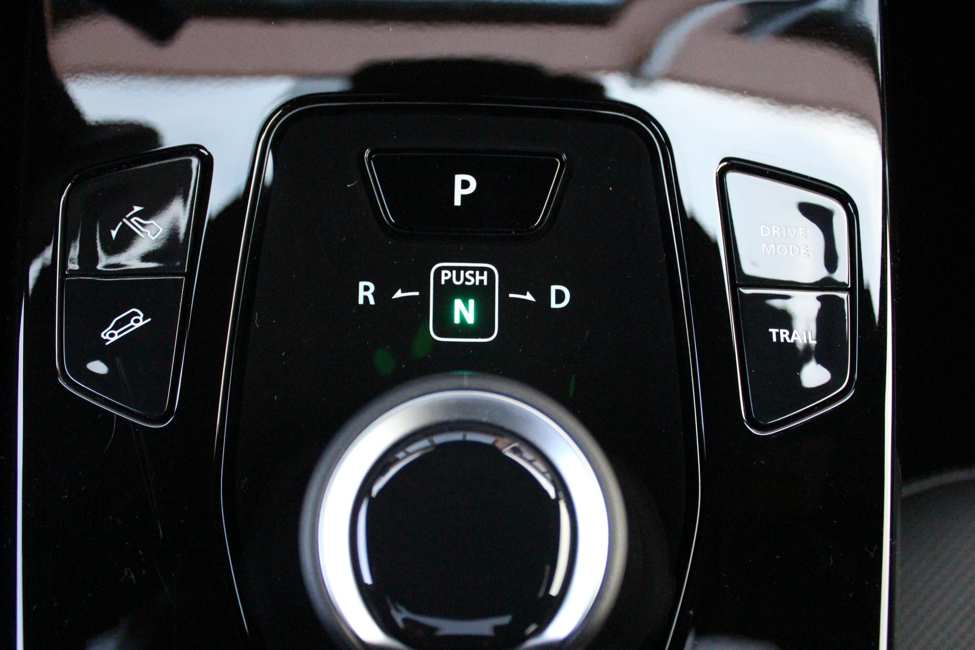 SUZUKI e-Vitara 61kWh Compact Top 4x4 - "CH Fahrzeug * 4X4 * Grosse Autonomie * Toit Ouvrant"-image-16