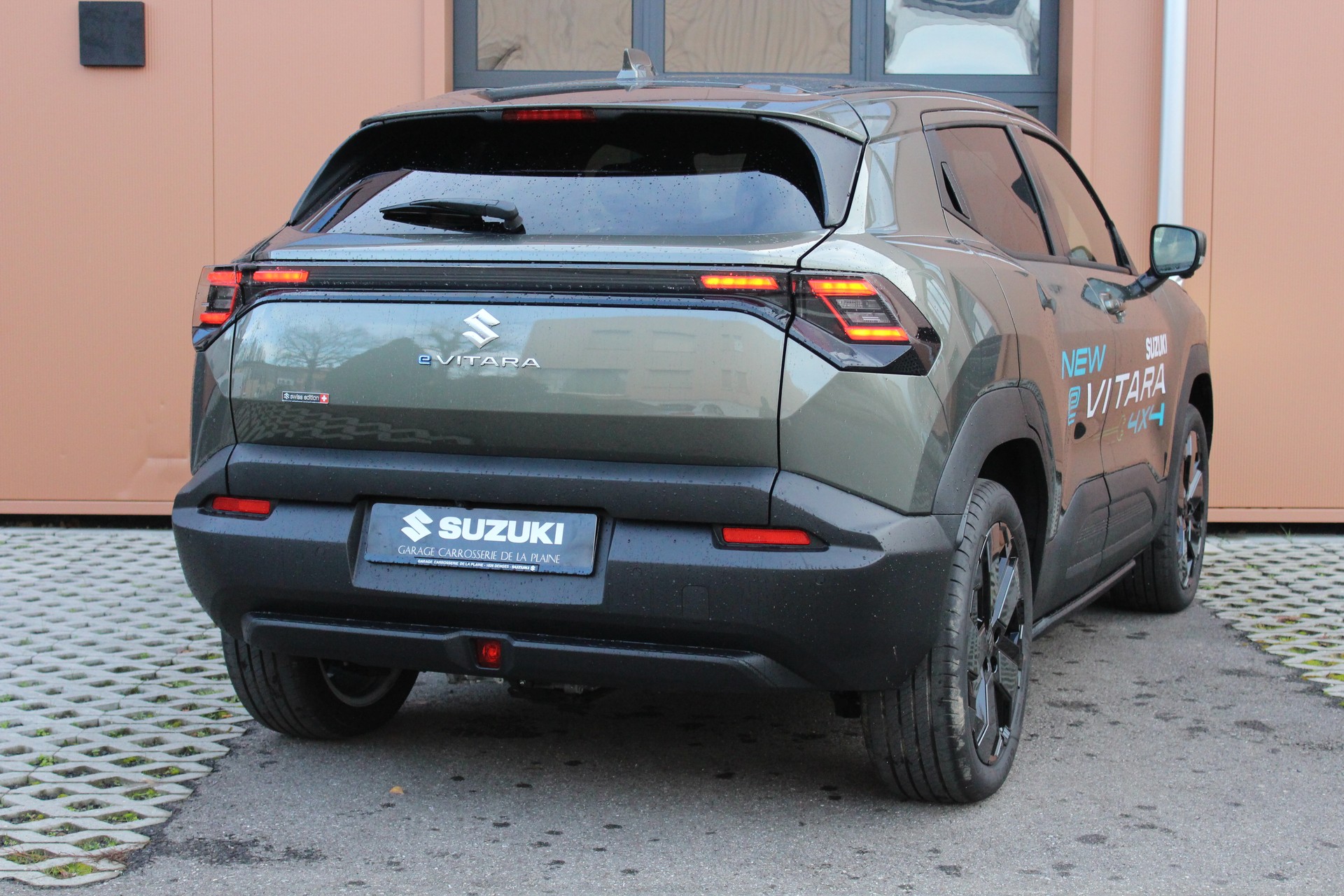 SUZUKI e-Vitara 61kWh Compact Top 4x4 - "CH Fahrzeug * 4X4 * Grosse Autonomie * Toit Ouvrant"-image-5