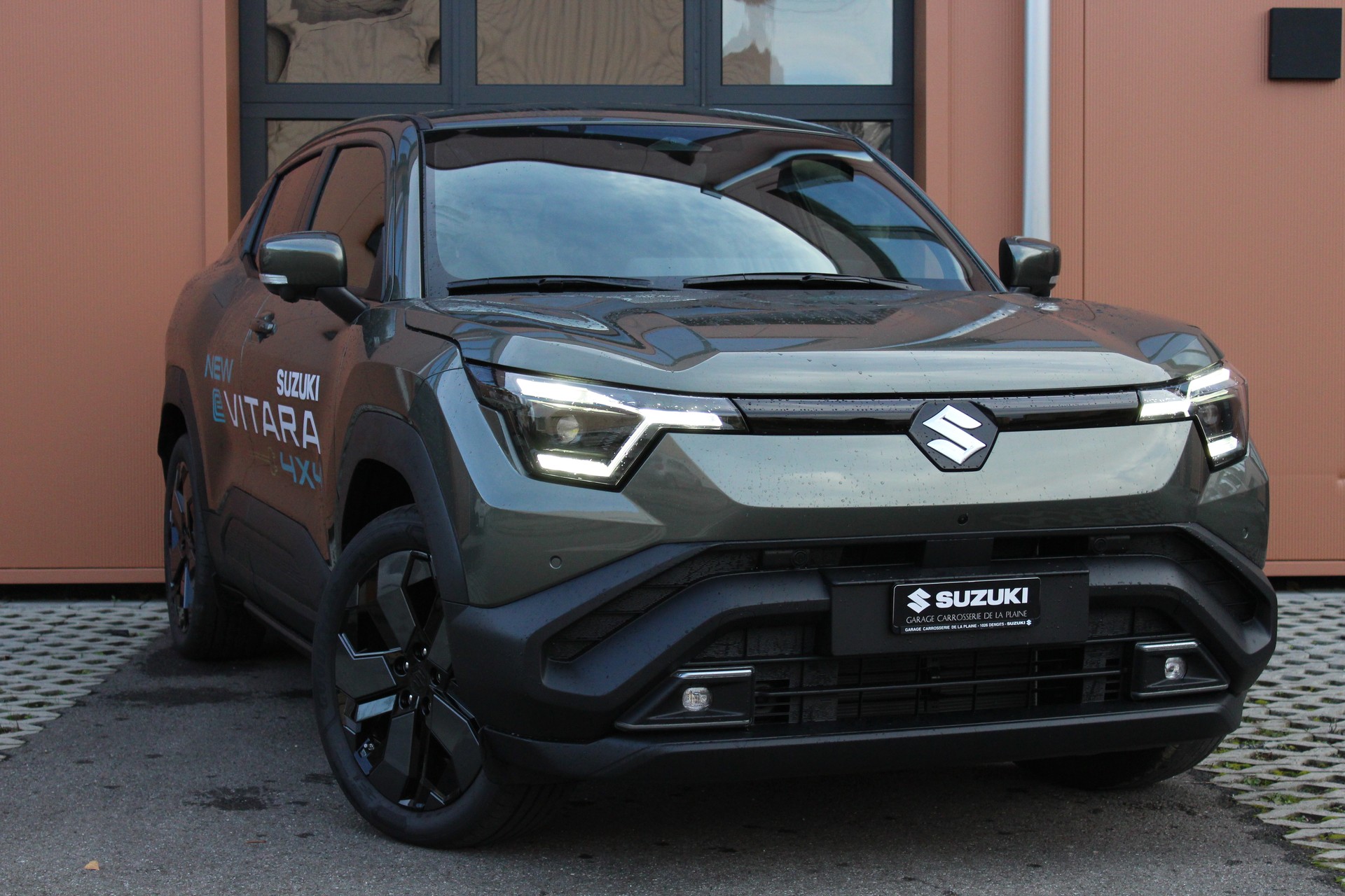 SUZUKI e-Vitara 61kWh Compact Top 4x4 - "CH Fahrzeug * 4X4 * Grosse Autonomie * Toit Ouvrant"-image-0
