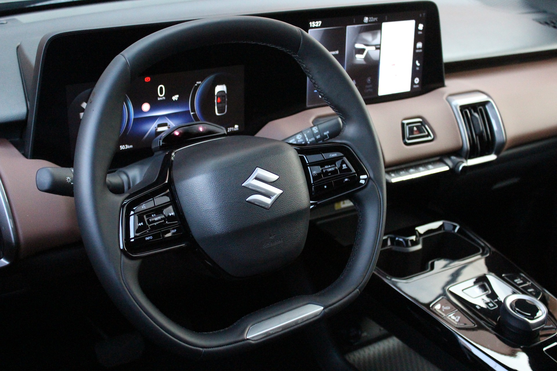 SUZUKI e-Vitara 61kWh Compact Top 4x4 - "CH Fahrzeug * 4X4 * Grosse Autonomie * Toit Ouvrant"-image-8