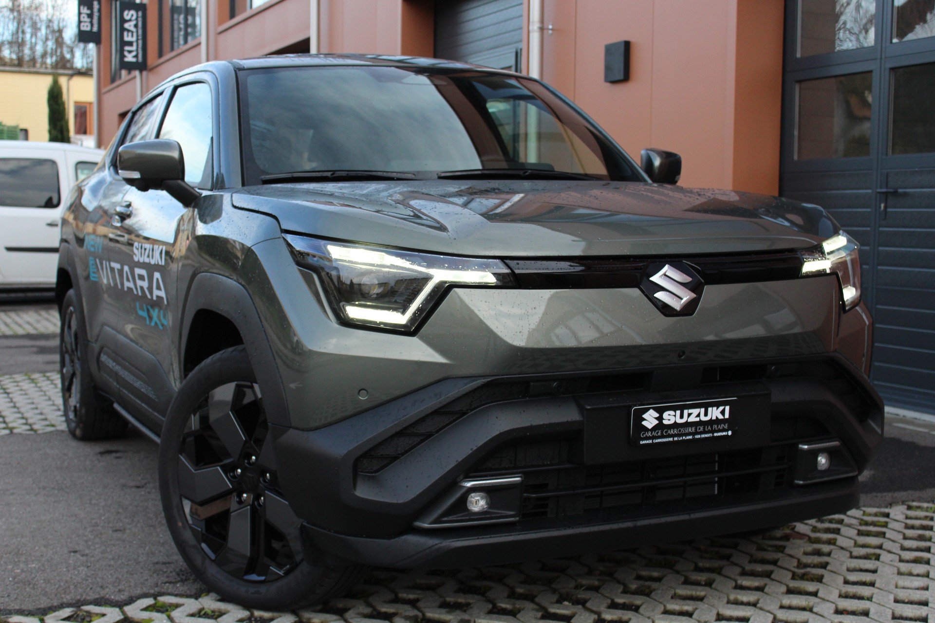 SUZUKI e-Vitara 61kWh Compact Top 4x4 - "CH Fahrzeug * 4X4 * Grosse Autonomie * Toit Ouvrant"-image-2