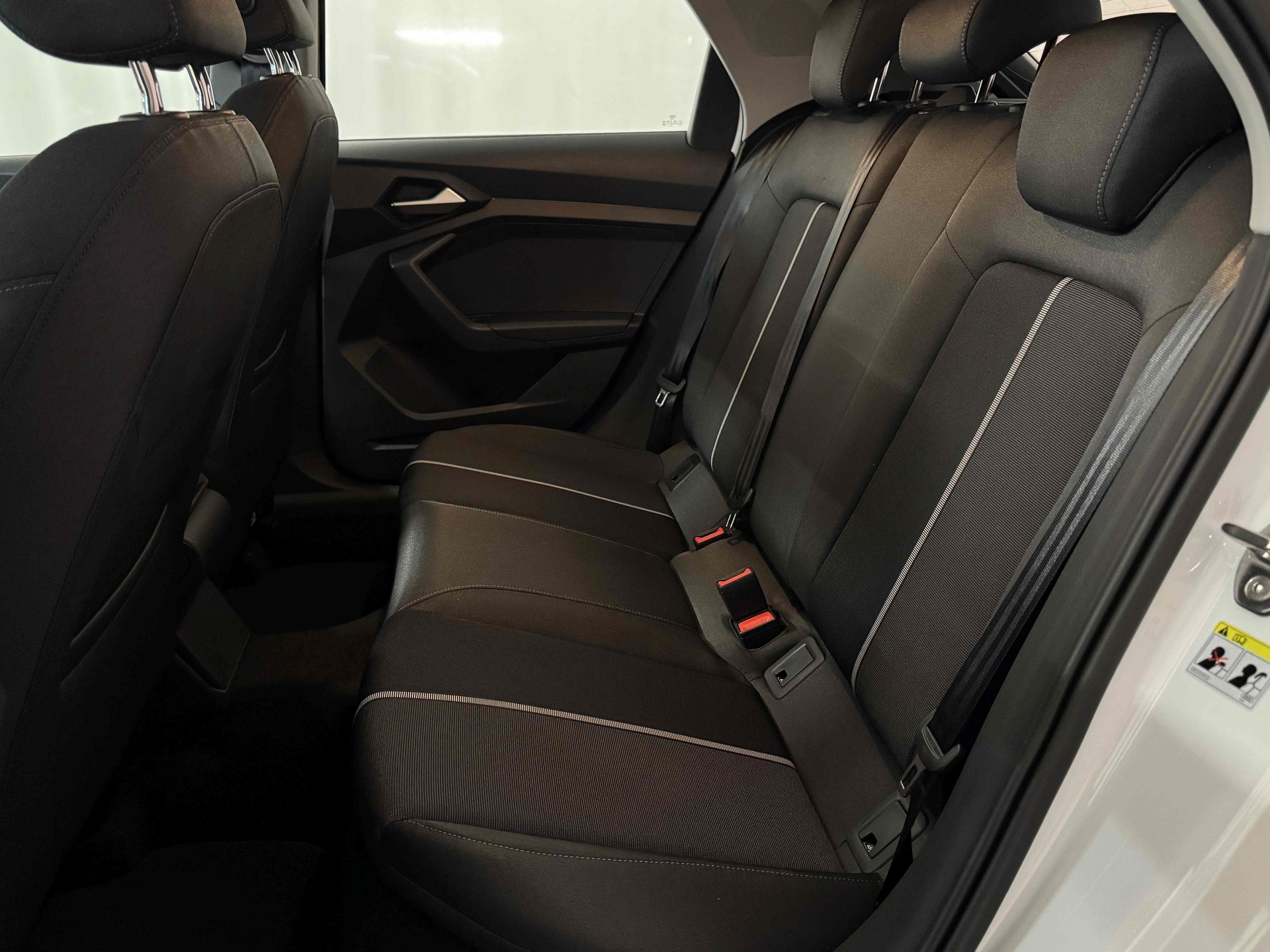 AUDI A1 Sportback 30 TFSI Attraction S-tronic-image-9